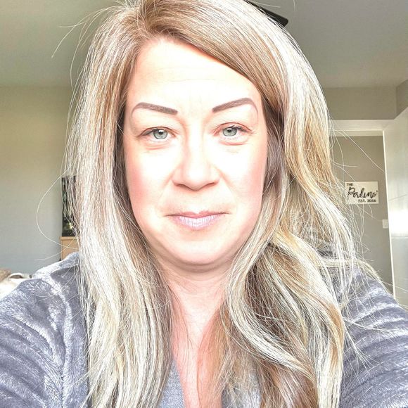 Meet your Posher, Lisa - Picture 1 of 1